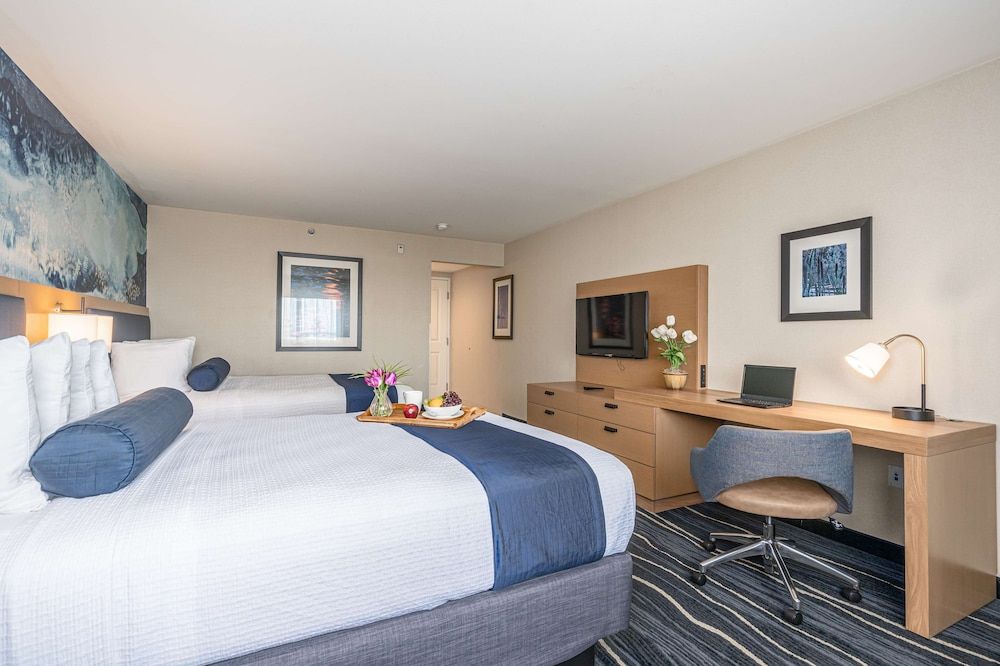 Best Western Plus Marina Gateway Hotel Standard Room, 2 Queen Beds, Non Smoking, Refrigerator & Microwave 2