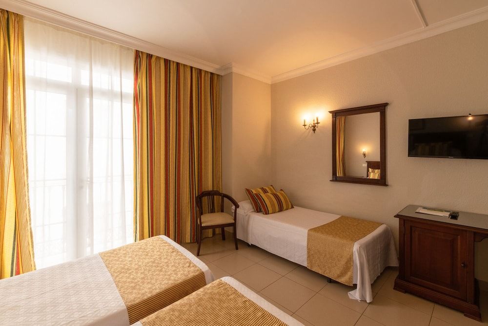 Hotel Marte Triple Room (2 Adults and 1 Child) 3