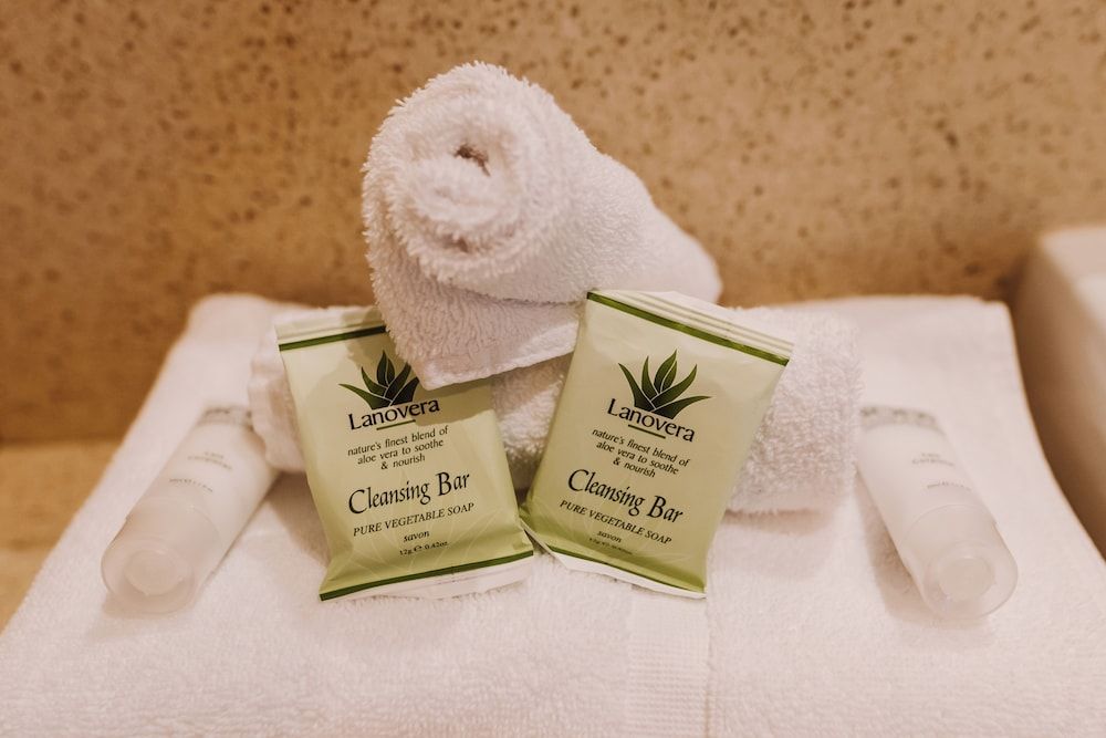 York Cove Hotel Deluxe Hotel Room 7