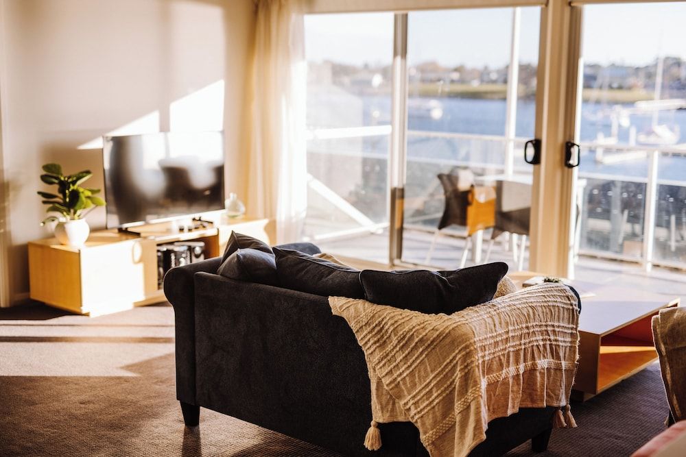 York Cove Hotel Two Bedroom Apartment 11