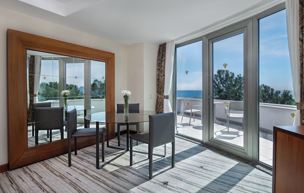 Suite, 1 King Bed