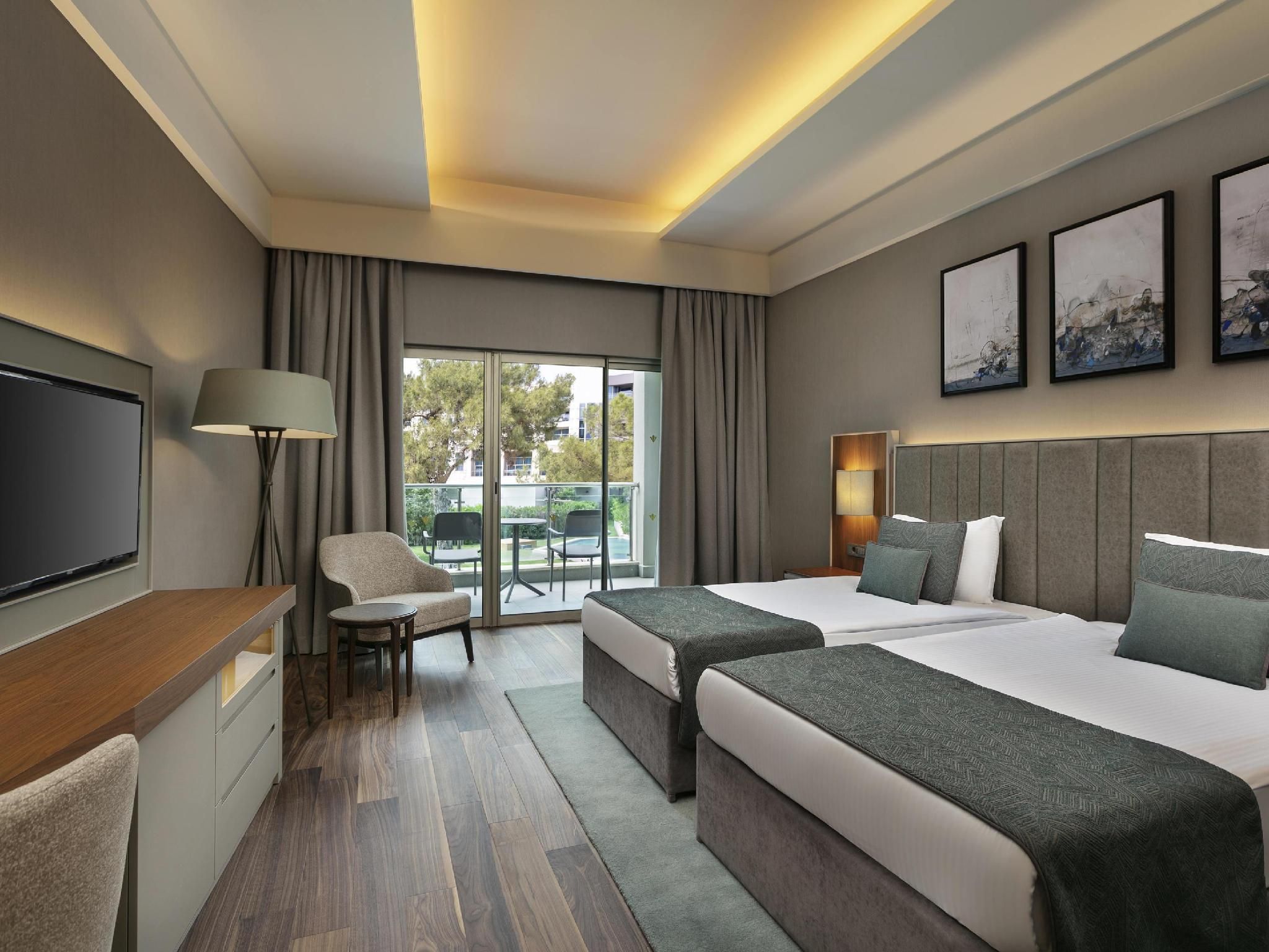 Marine Room Land View