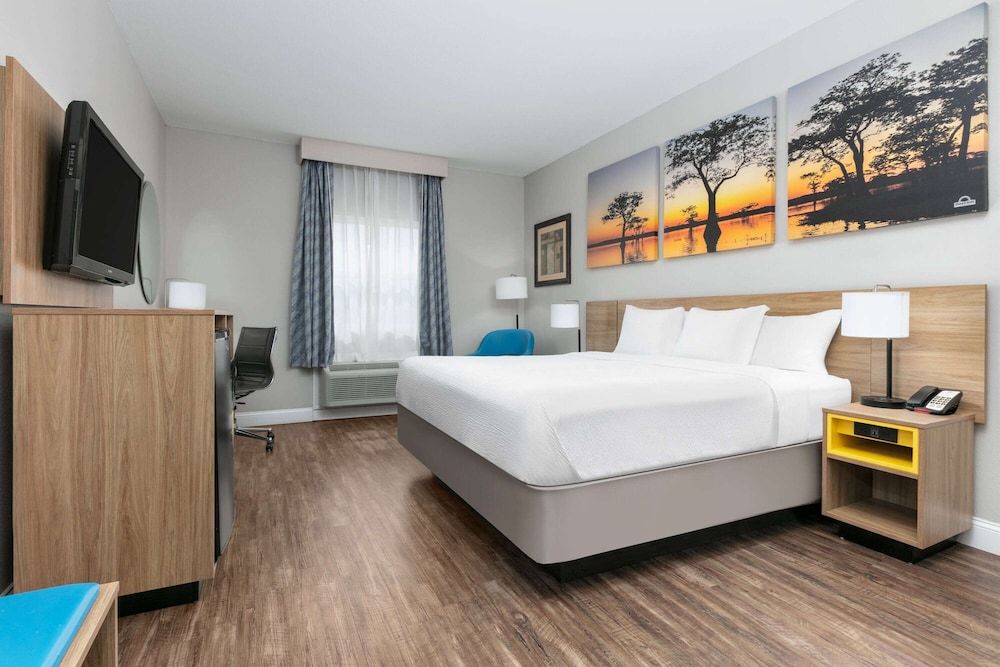 Standard Room, 1 King Bed, Accessible