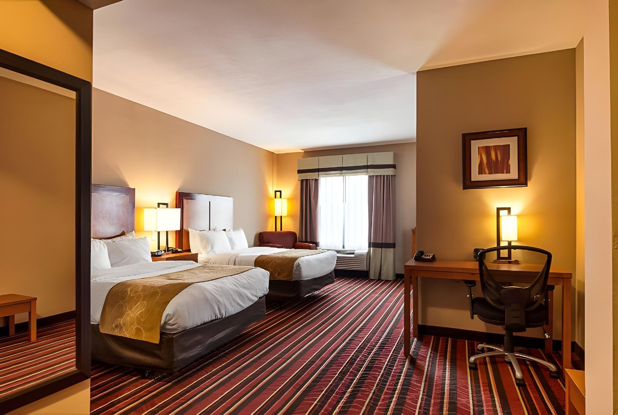 2 Double Beds, Suite, Nonsmoking