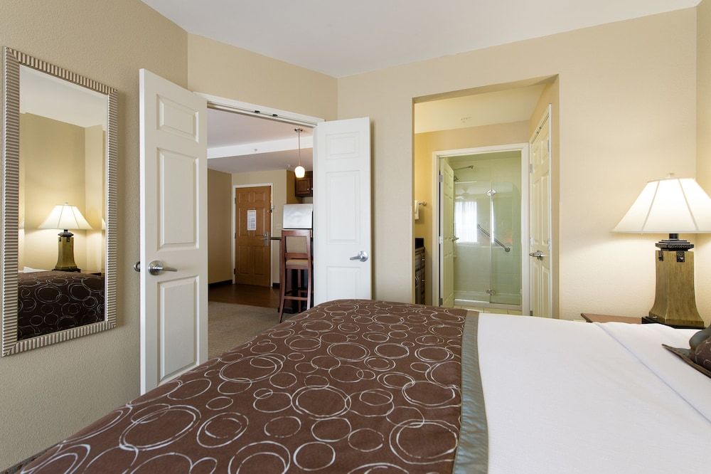 Studio Suite, 1 King Bed, Accessible Bathtub, Kitchen (Hearing Accessible, Bathtub)
