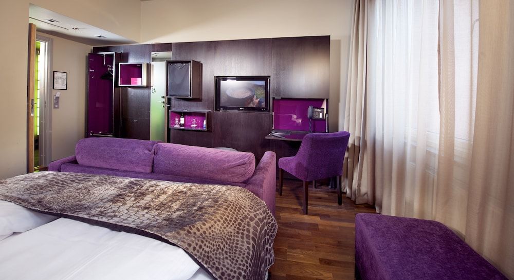 Home Hotel Folketeateret Standard Room, 1 Queen Bed 4