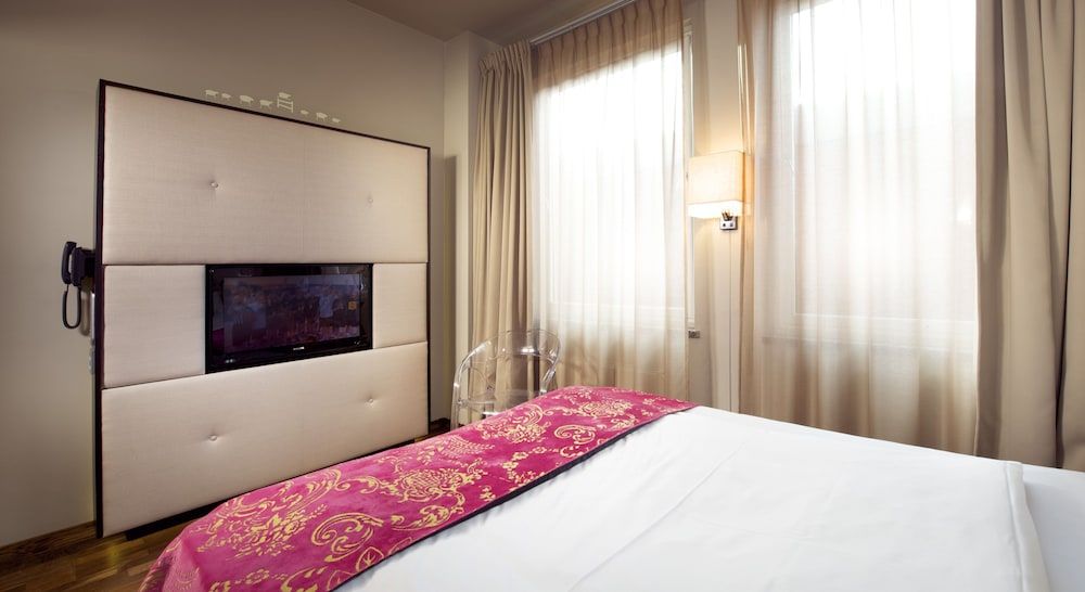 undefined Home Hotel Folketeateret 9