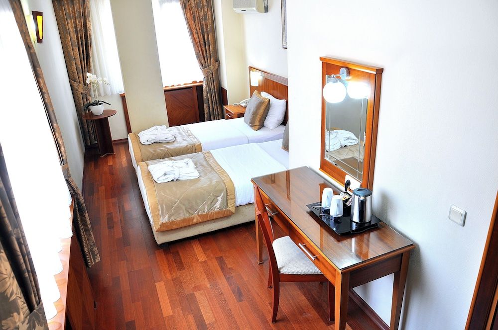 undefined Hotel Centrum Istanbul 9