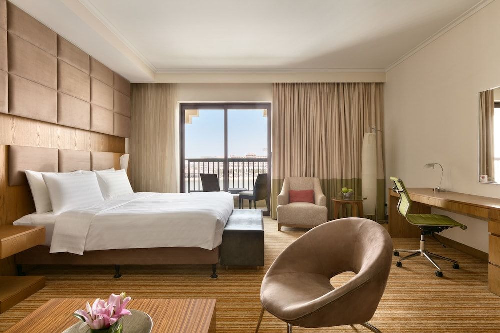 Executive Suite King with Lounge Access