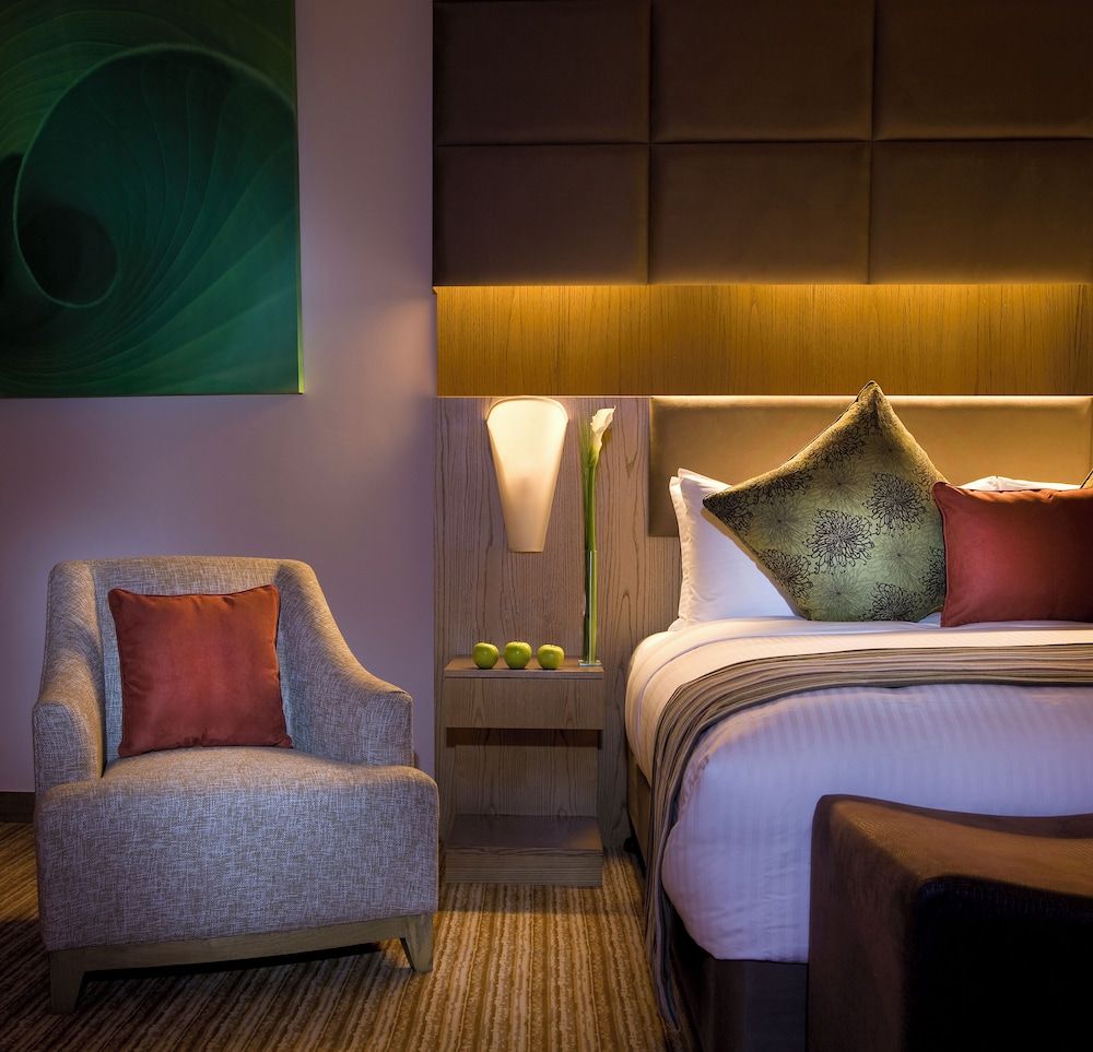 Traders Hotel, Qaryat Al Beri Superior Room, 1 King Bed 3