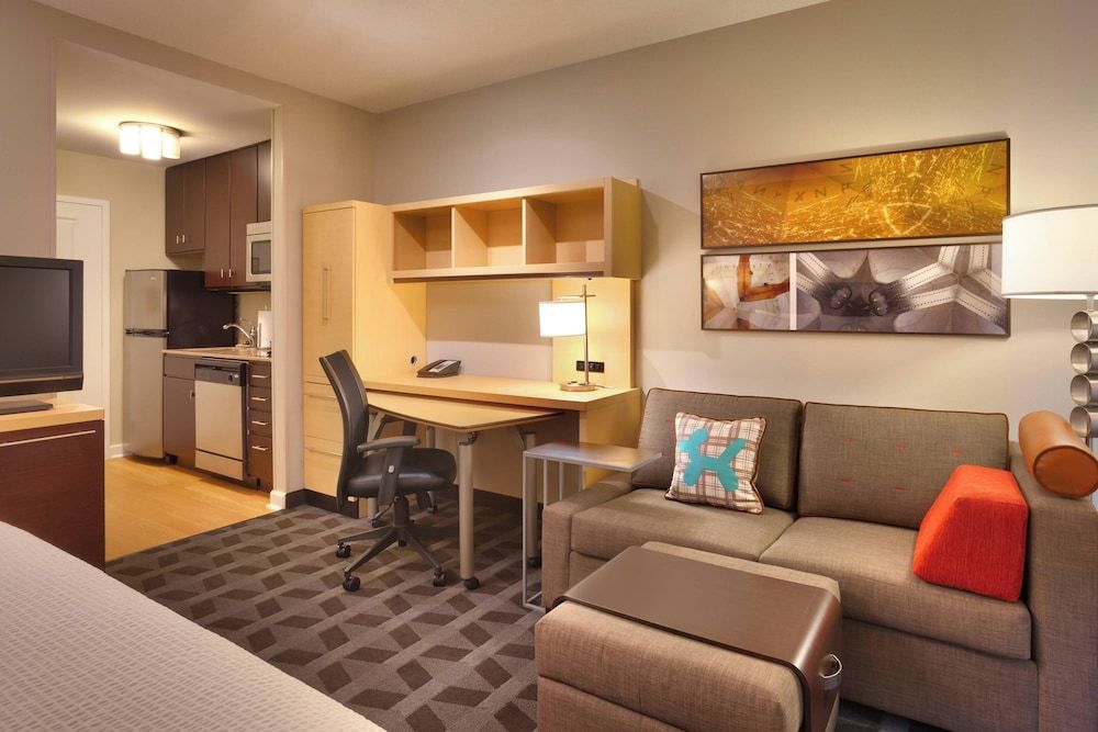 undefined TownePlace Suites by Marriott Omaha West