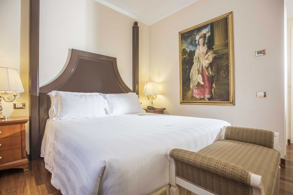 Golden Tower Hotel & Spa Classic Room, 1 Double or 2 Twin Beds 4