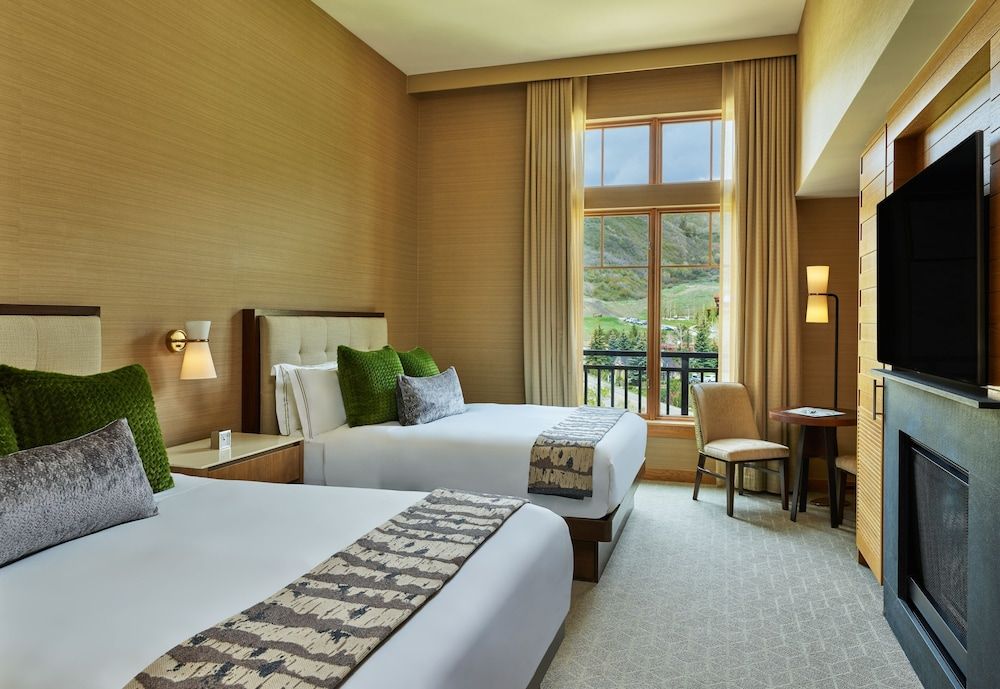 Viceroy Snowmass Pinnacle Studio Residence Two Queens 3