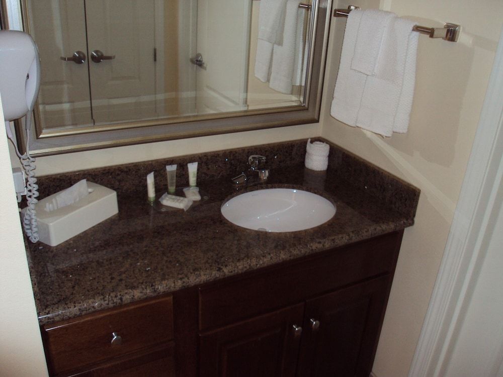 Studio Suite, 1 Queen Bed, Accessible (Mobility Tub)