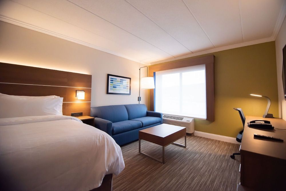 Standard Room, 1 King Bed with Sofa bed