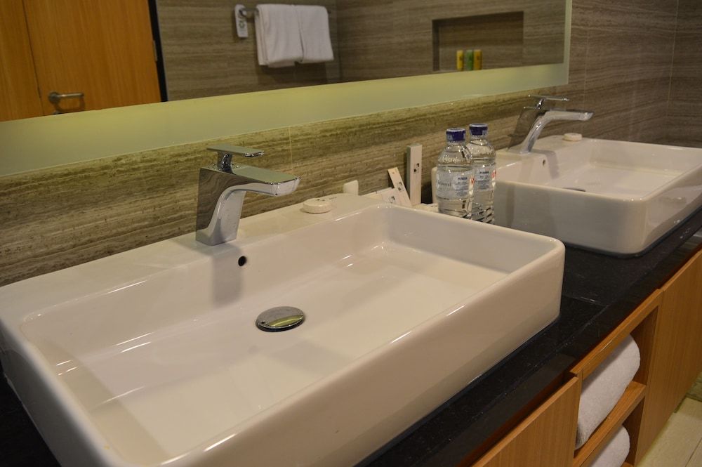 Swiss-Belhotel Papua Business Suite