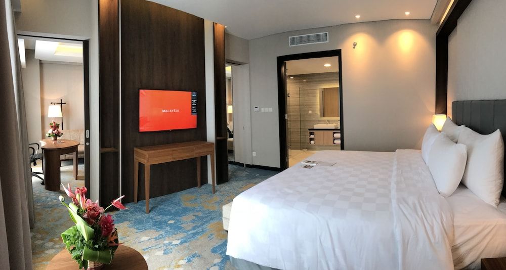 Swiss-Belhotel Papua Business Suite 5