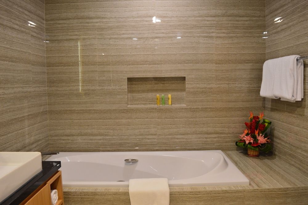 Swiss-Belhotel Papua Business Suite 3