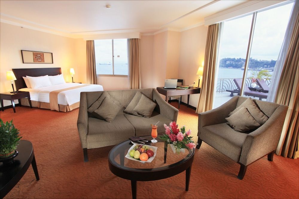 Swiss-Belhotel Papua Executive Suite (Balcony)