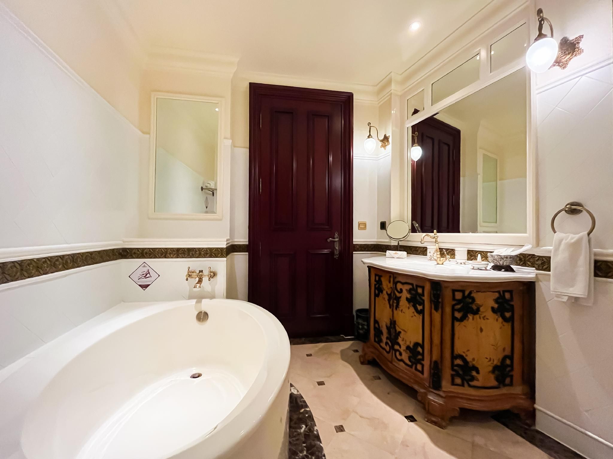 Heritage Grand Deluxe King