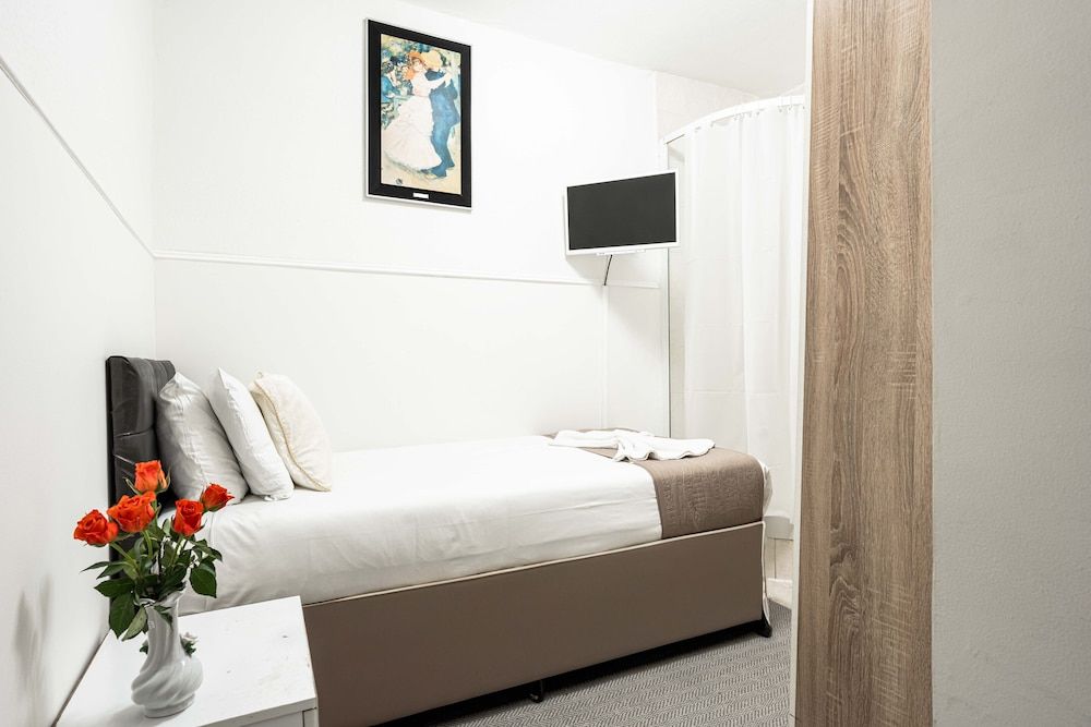 undefined Lancaster Court Hotel 5