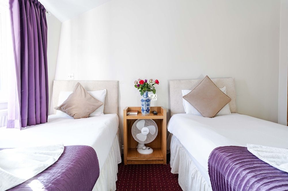 undefined Lancaster Court Hotel 7