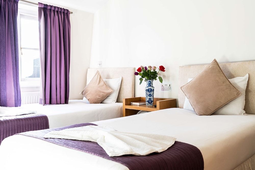 undefined Lancaster Court Hotel 9