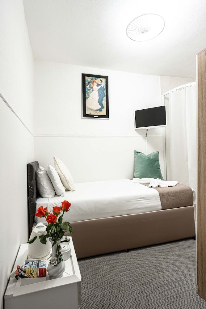 Standard Single Room, Shared Bathroom
