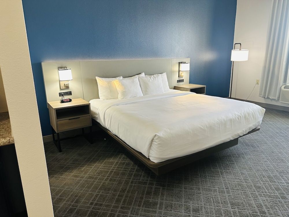 Comfort Inn & Suites Wylie Standard Room, 1 King Bed, Non Smoking 3
