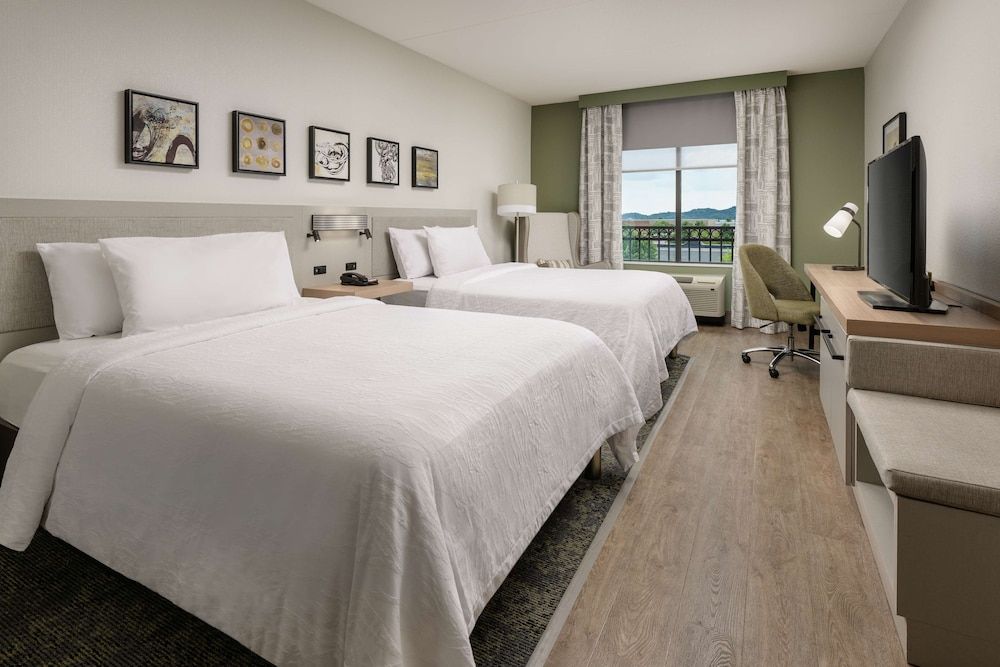 Room, 2 Queen Beds, Accessible, Bathtub (Hearing)