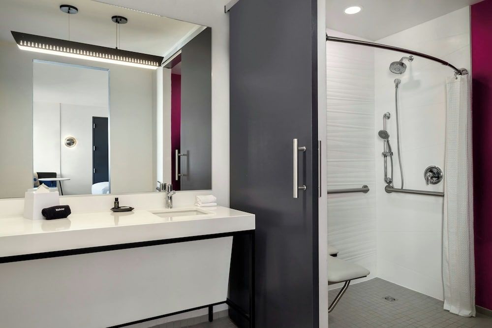 Aloft Houston by the Galleria aloft, Room, 1 King Bed 29