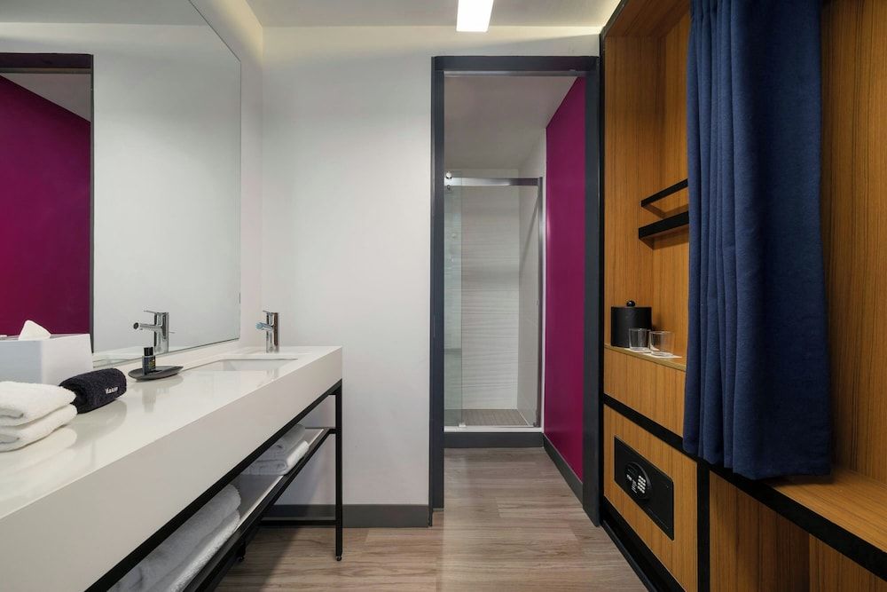 Aloft Houston by the Galleria aloft, Room, 1 King Bed 56