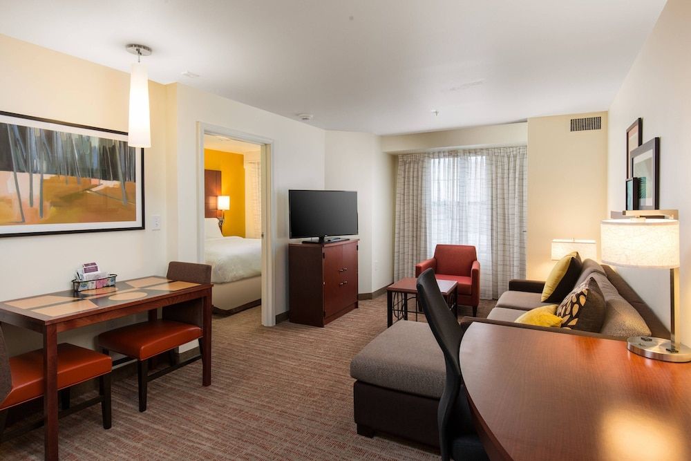 Suite, 1 Bedroom (Mobility Accessible, Roll-in Shower)