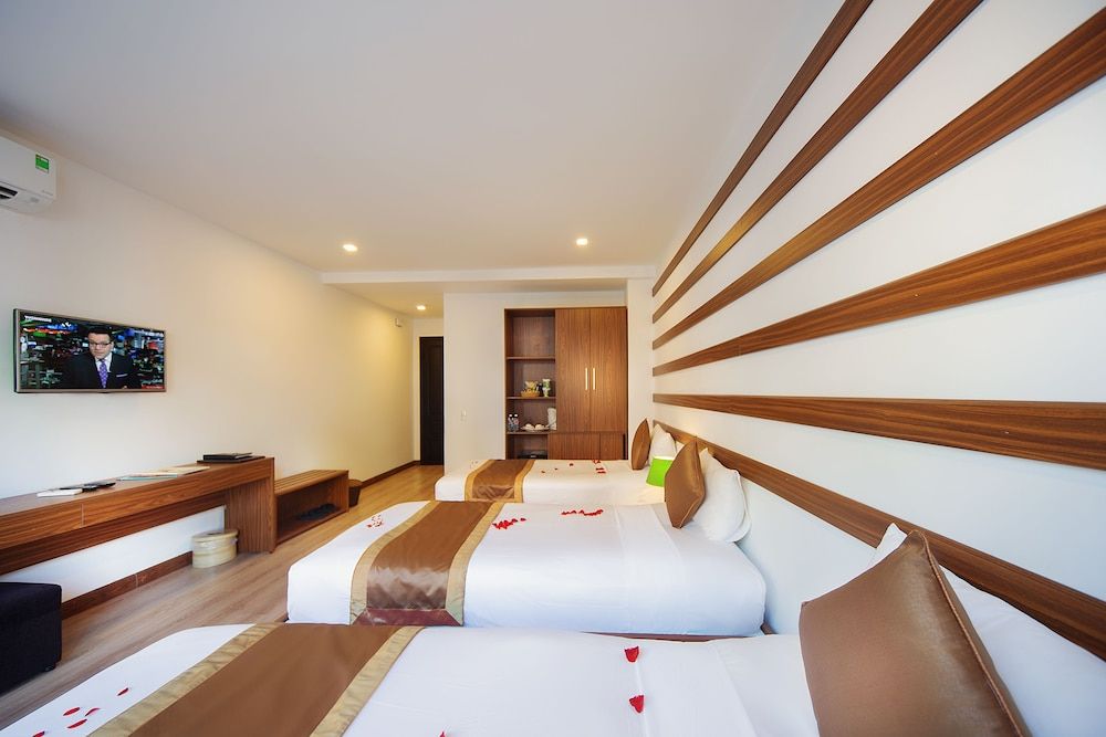 Vinh Hung 2 City Hotel Superior Room 5