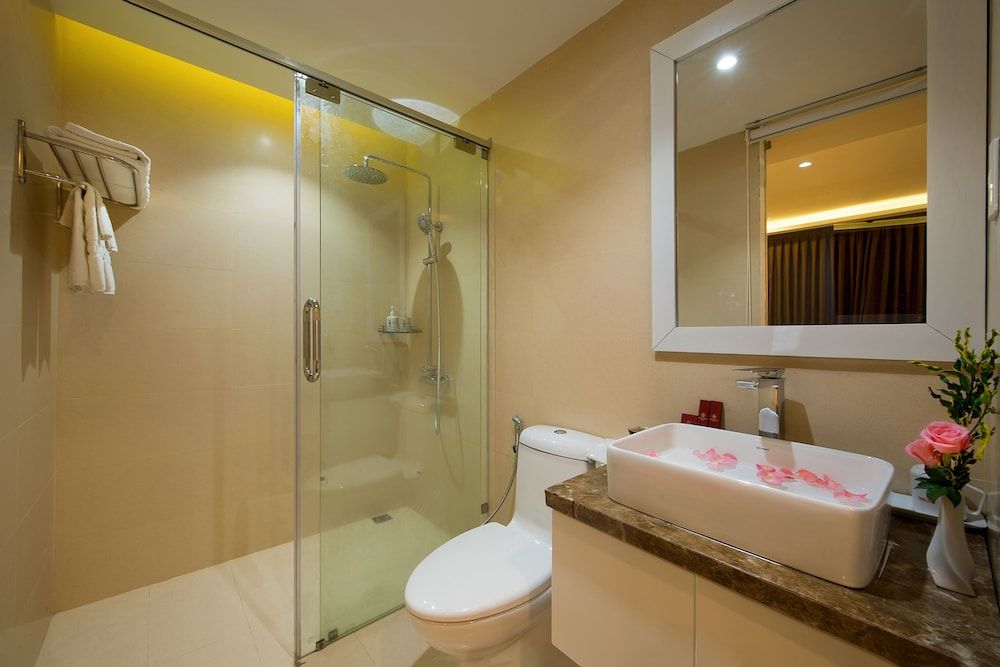 Vinh Hung 2 City Hotel Superior Room 8