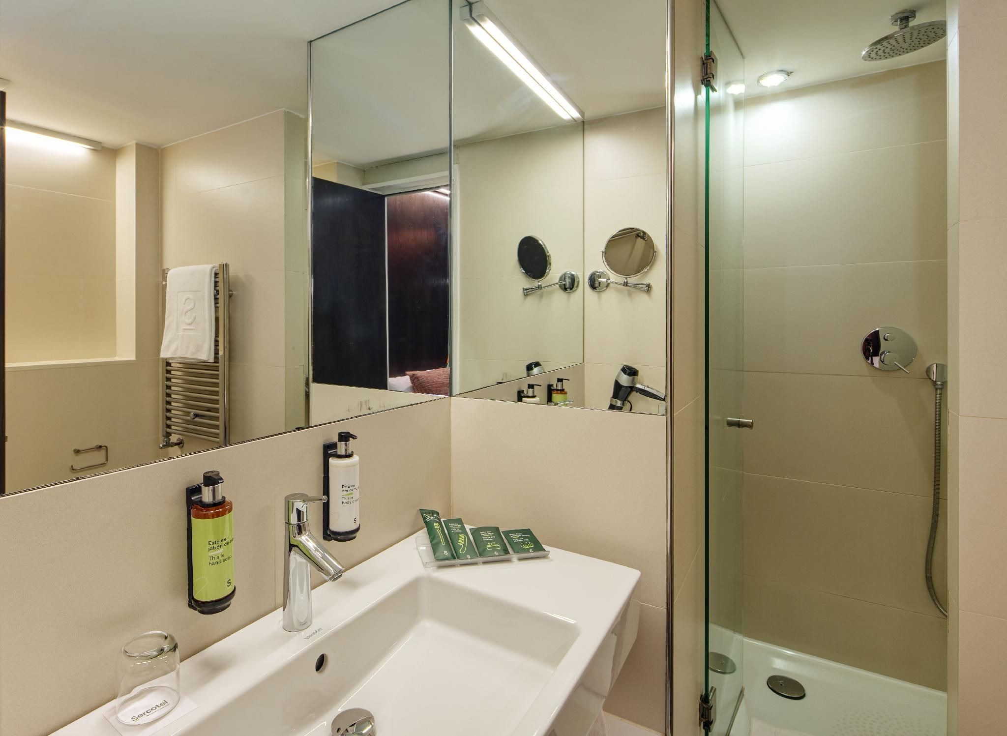 Classic Twin with View, 1 Adult