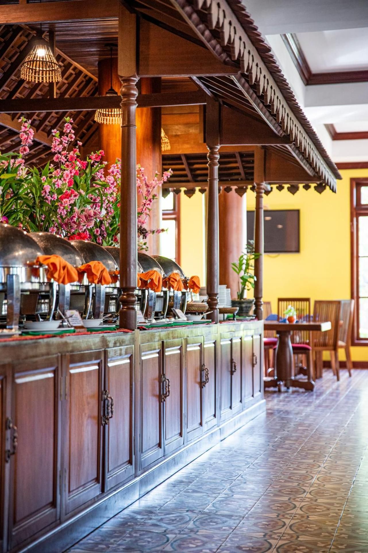 undefined The Suite By Royal Crown Hotel 9