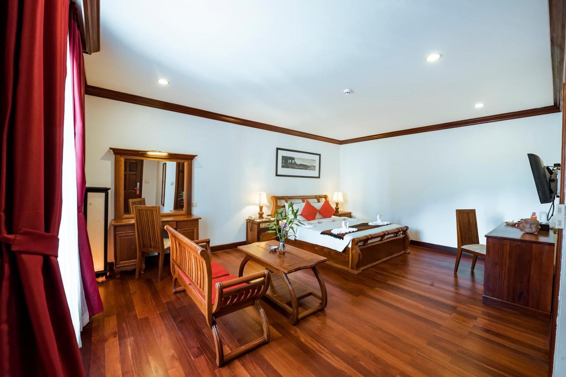 undefined The Suite By Royal Crown Hotel 8