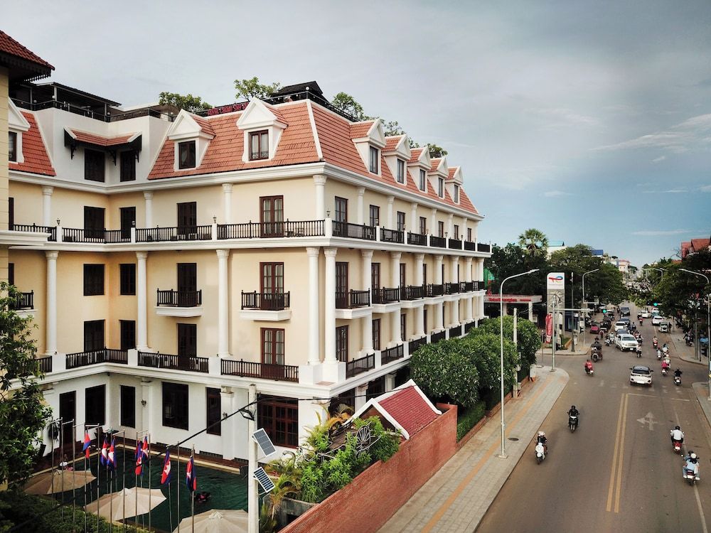 undefined The Suite By Royal Crown Hotel 2