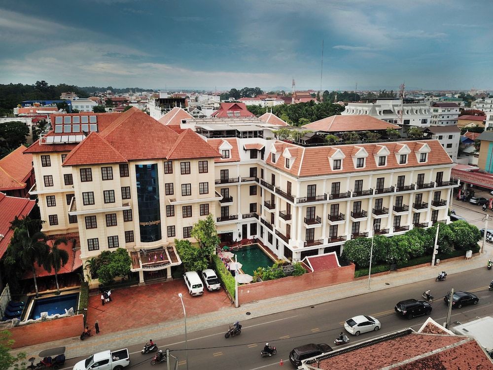 undefined The Suite By Royal Crown Hotel 6