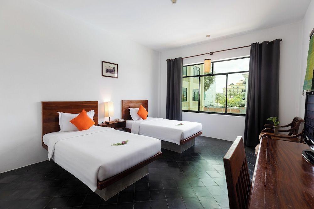 Kingdom Angkor Hotel Deluxe Twin Room 6