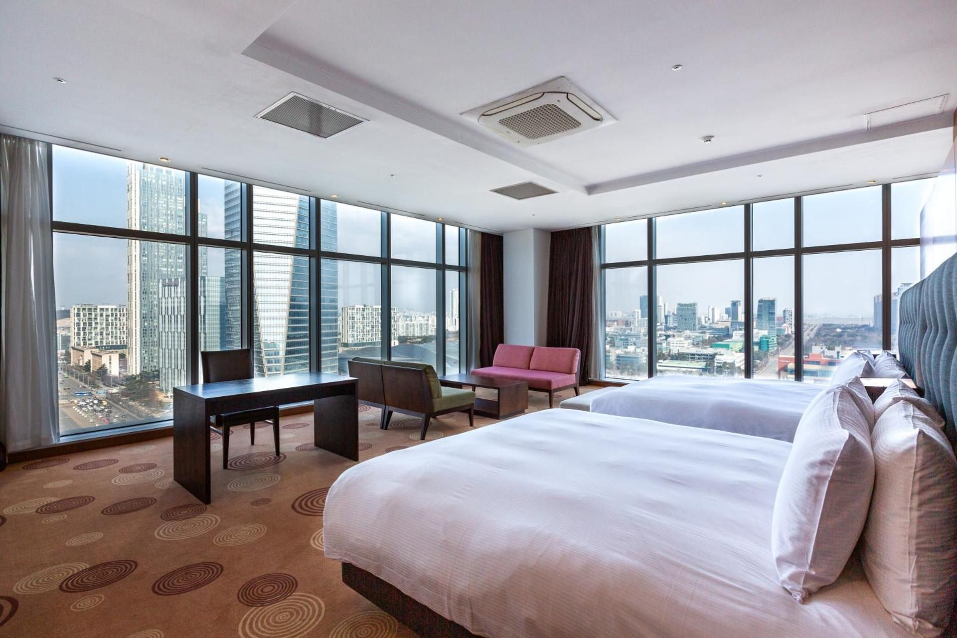 Orakai Songdo Park Hotel, BW Premier Collection Suite - 2 Queen Beds, Nonsmoking, Presidential Room, Whirlpool, Living Room