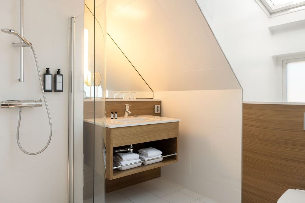 Elite Hotel Esplanade Standard Double Room, 1 Queen Bed 5