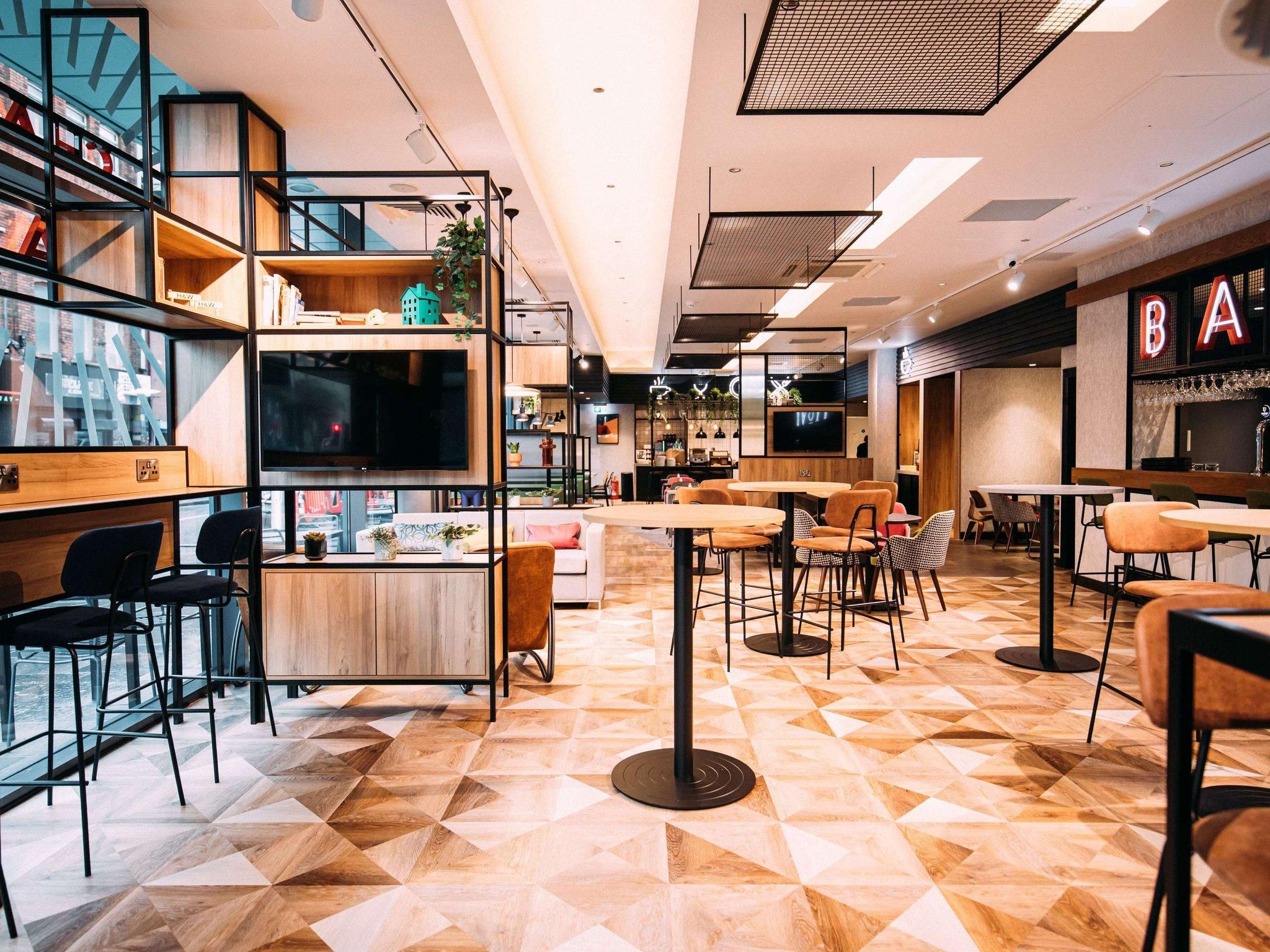 undefined ibis Belfast City Centre 6