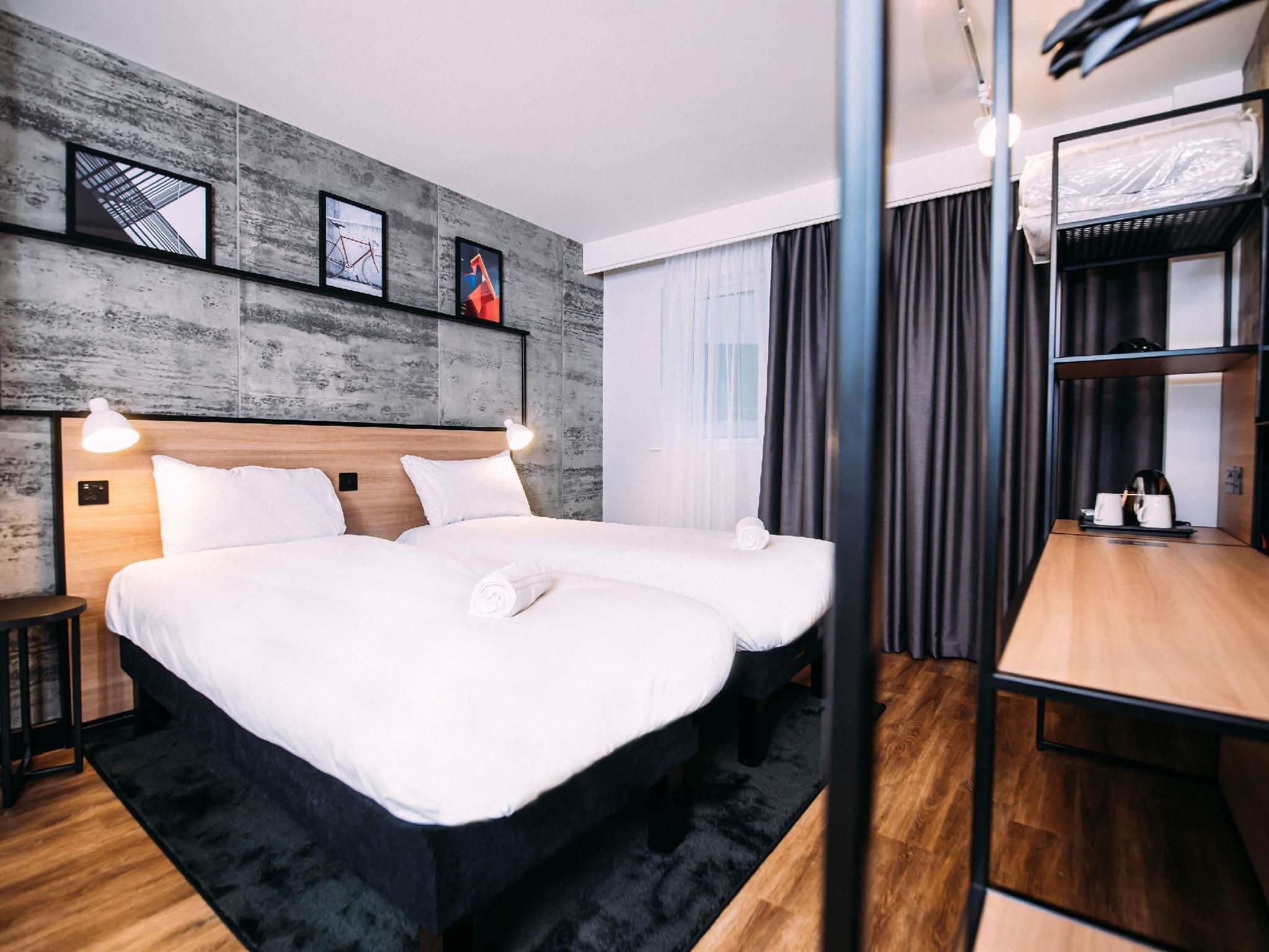 Double Room with 1 Double Bed