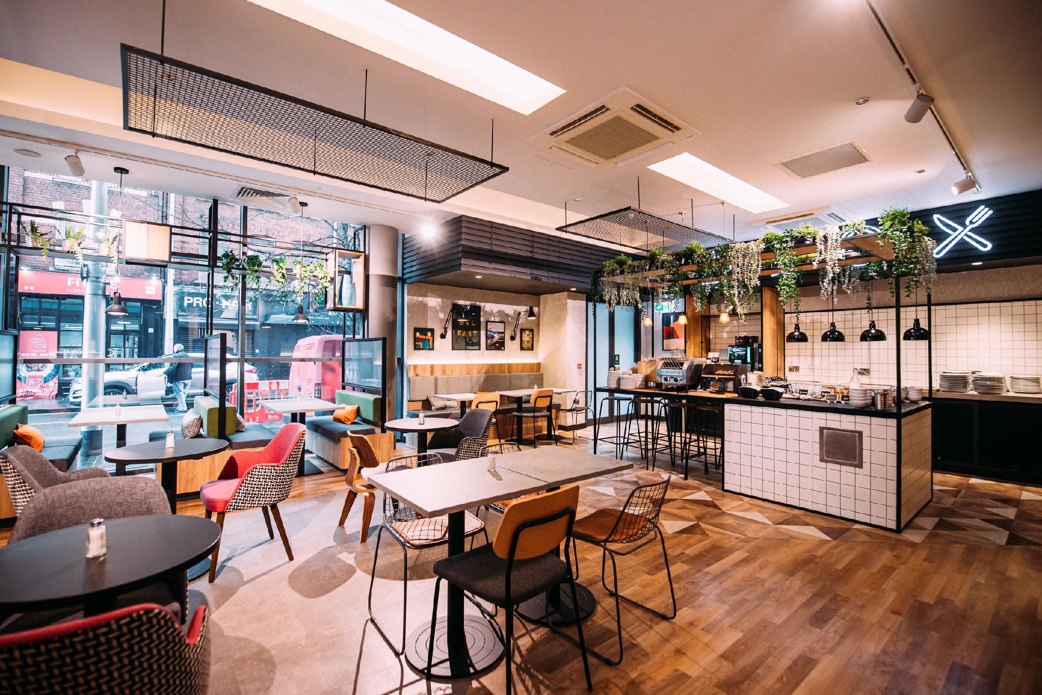 undefined ibis Belfast City Centre 9