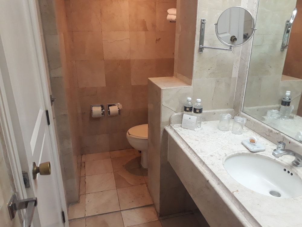 Country Plaza Standard Room, 2 Double Beds 6