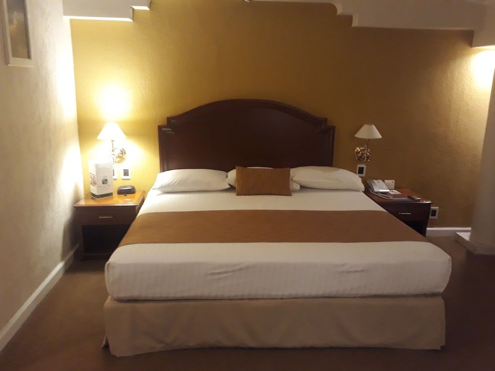 Country Plaza Standard Room 5