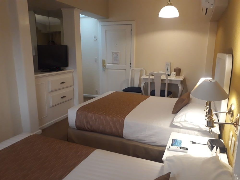 Country Plaza Standard Room, 2 Double Beds 4