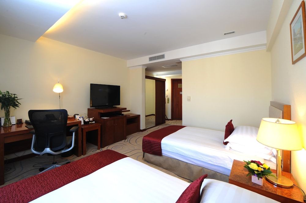 Kempinski Hotel Khan Palace Classic Room (Classic Twin) 4